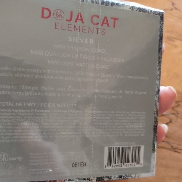 DOJA CAT ELEMENTS Quad Eyeshadow Pallet - Picture 4 of 7
